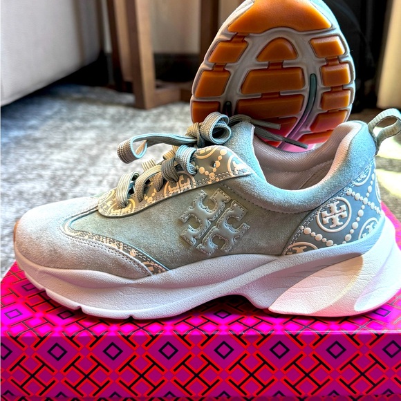 🤩Tory Burch T Monogram Good Luck Sneakers Blue/Cream White Size 7.5 like new!🤩 - Picture 3 of 13